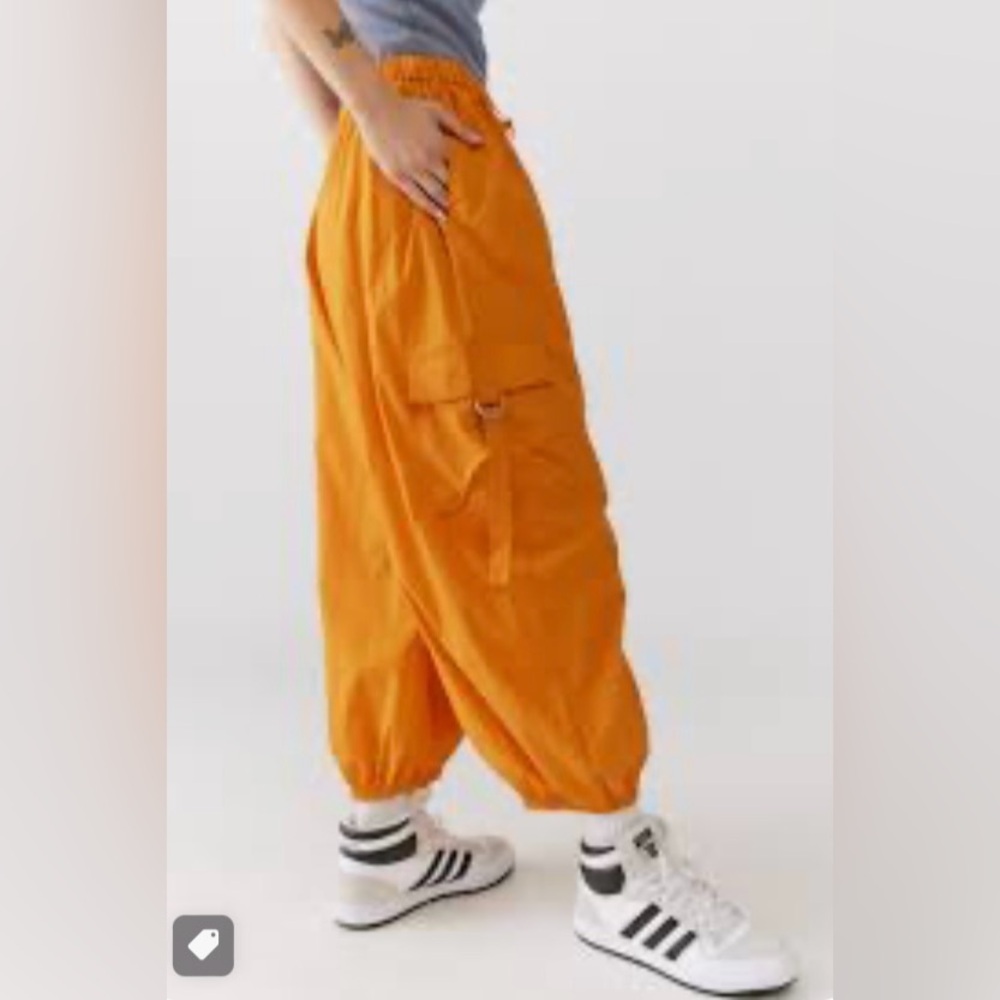 NEW Urban Outfitters Lightweight Dusty Orange Parachute/Cargo Pants XS